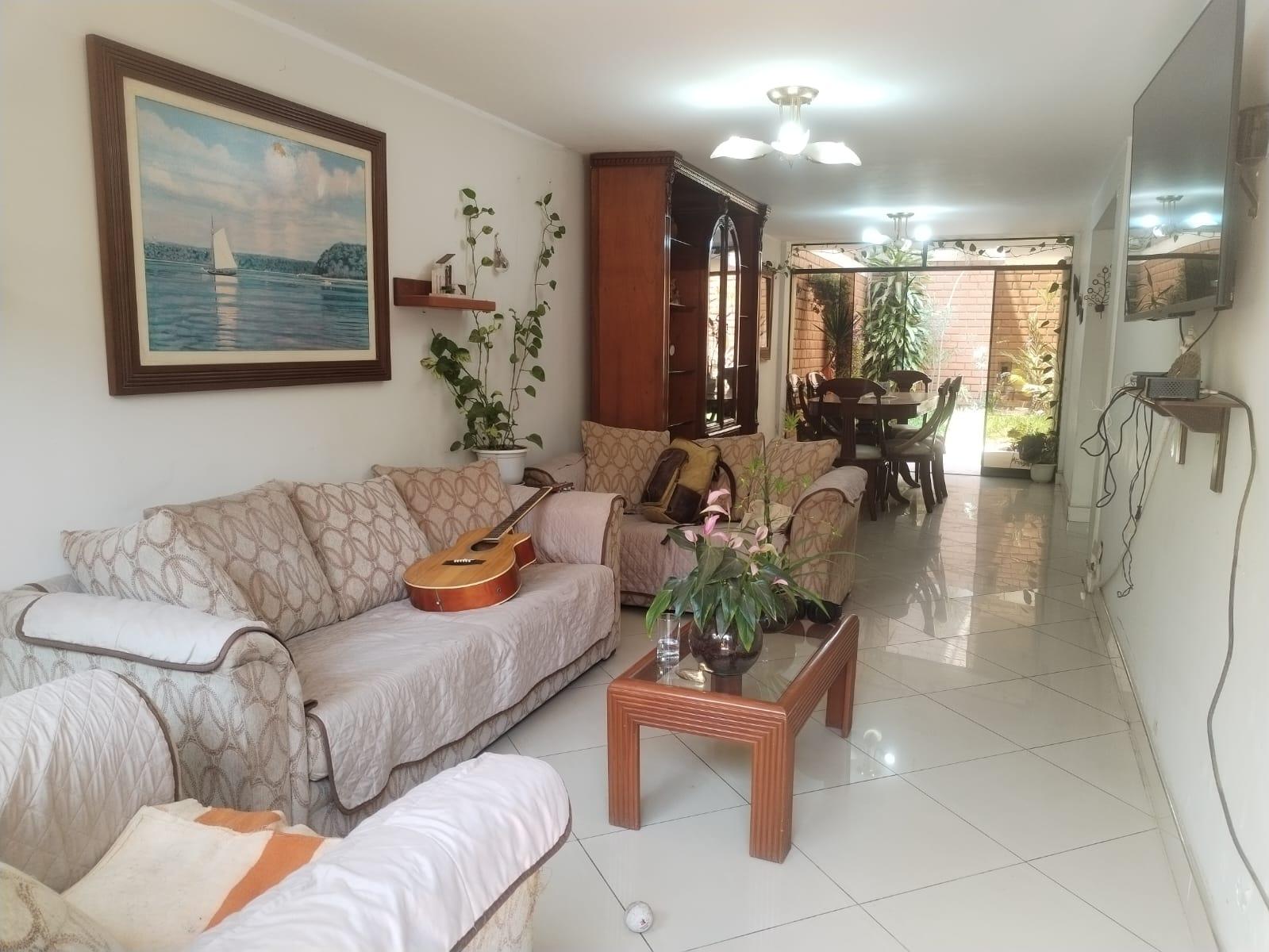 Casa en Venta ubicado en San Martin De Porres a $170,000 Casa en Venta ubicado en San Martin De Porres a $170,000