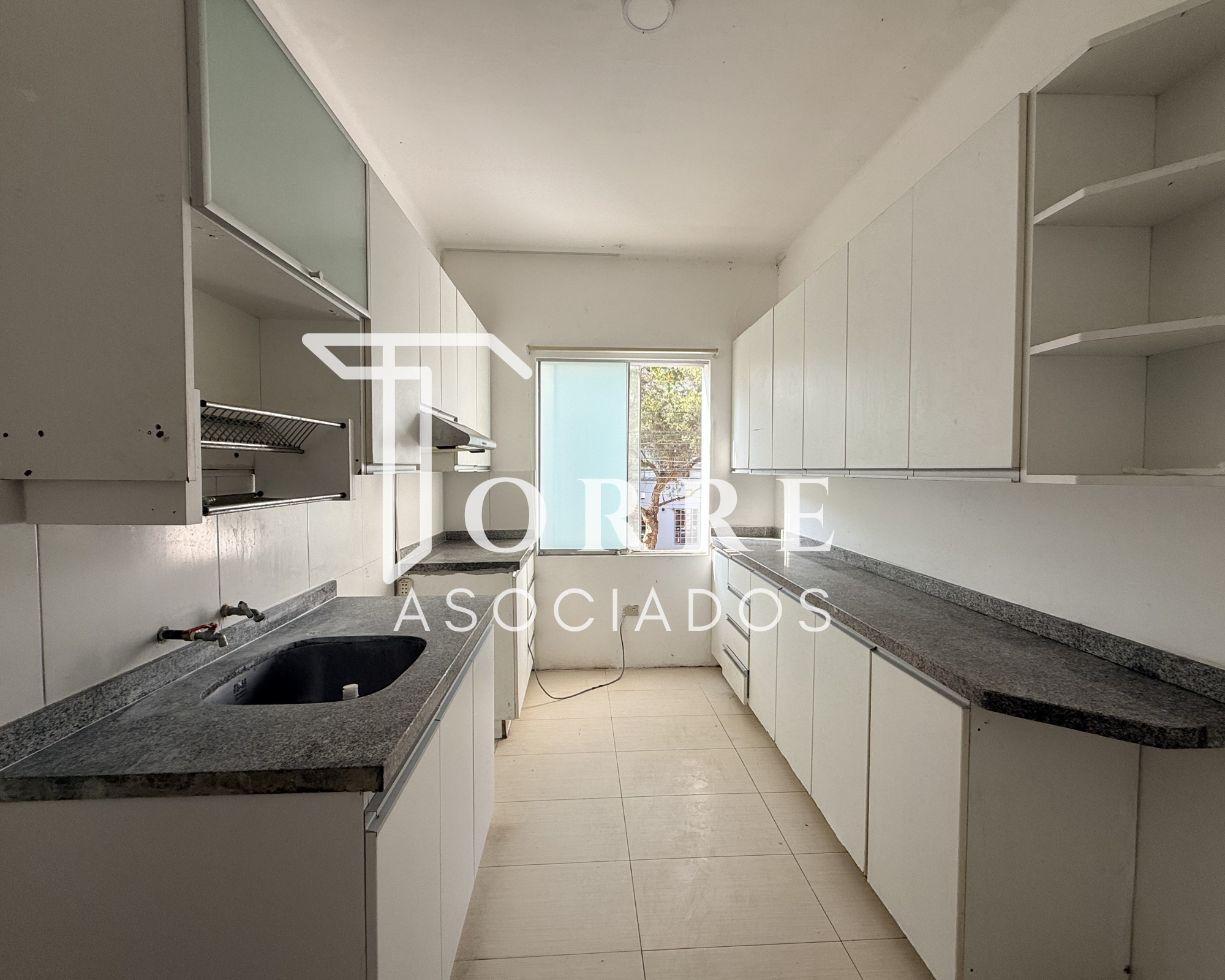 Departamento en Alquiler de 4 dormitorios ubicado en San Isidro Departamento en Alquiler de 4 dormitorios ubicado en San Isidro