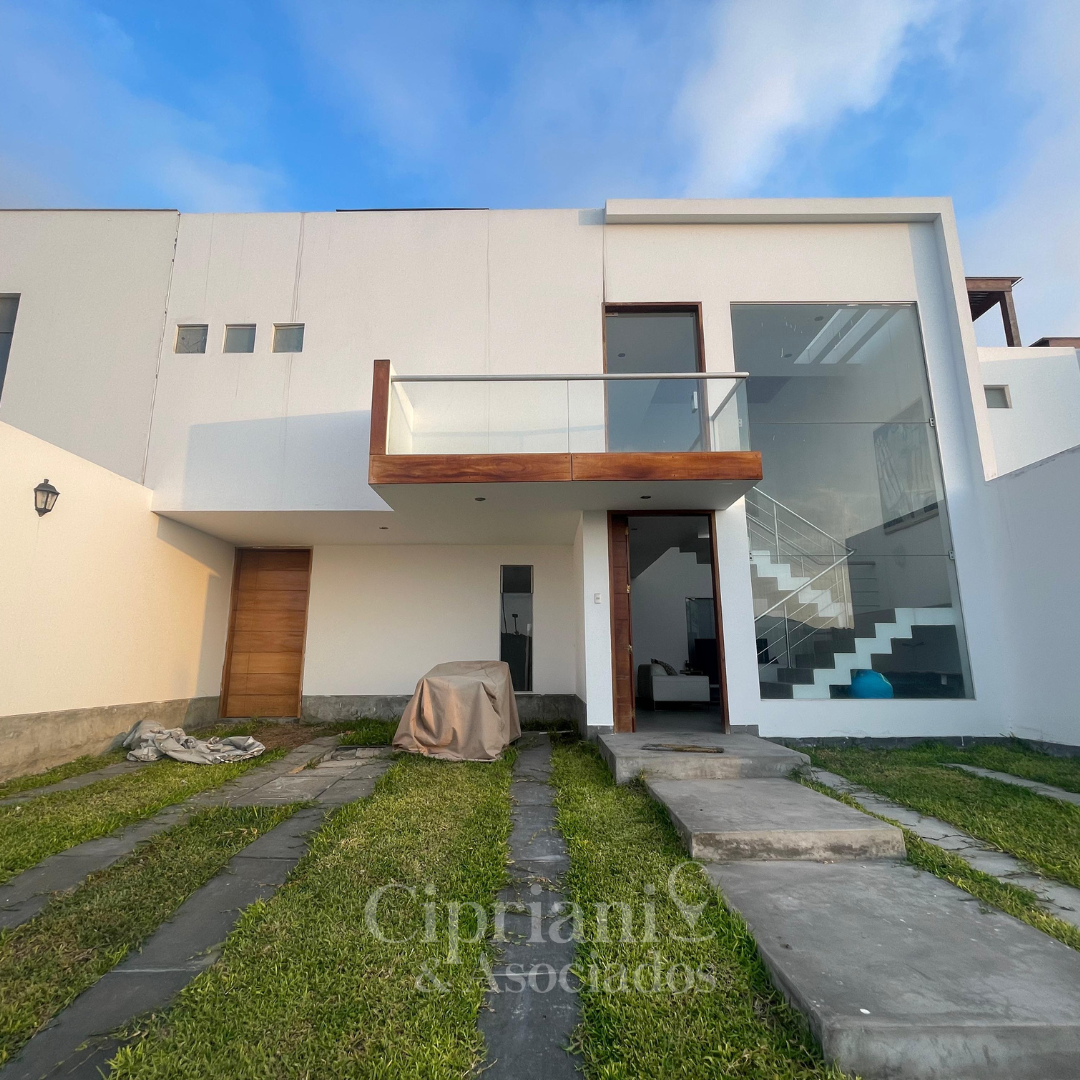 Casa de Playa en Venta ubicado en Mala