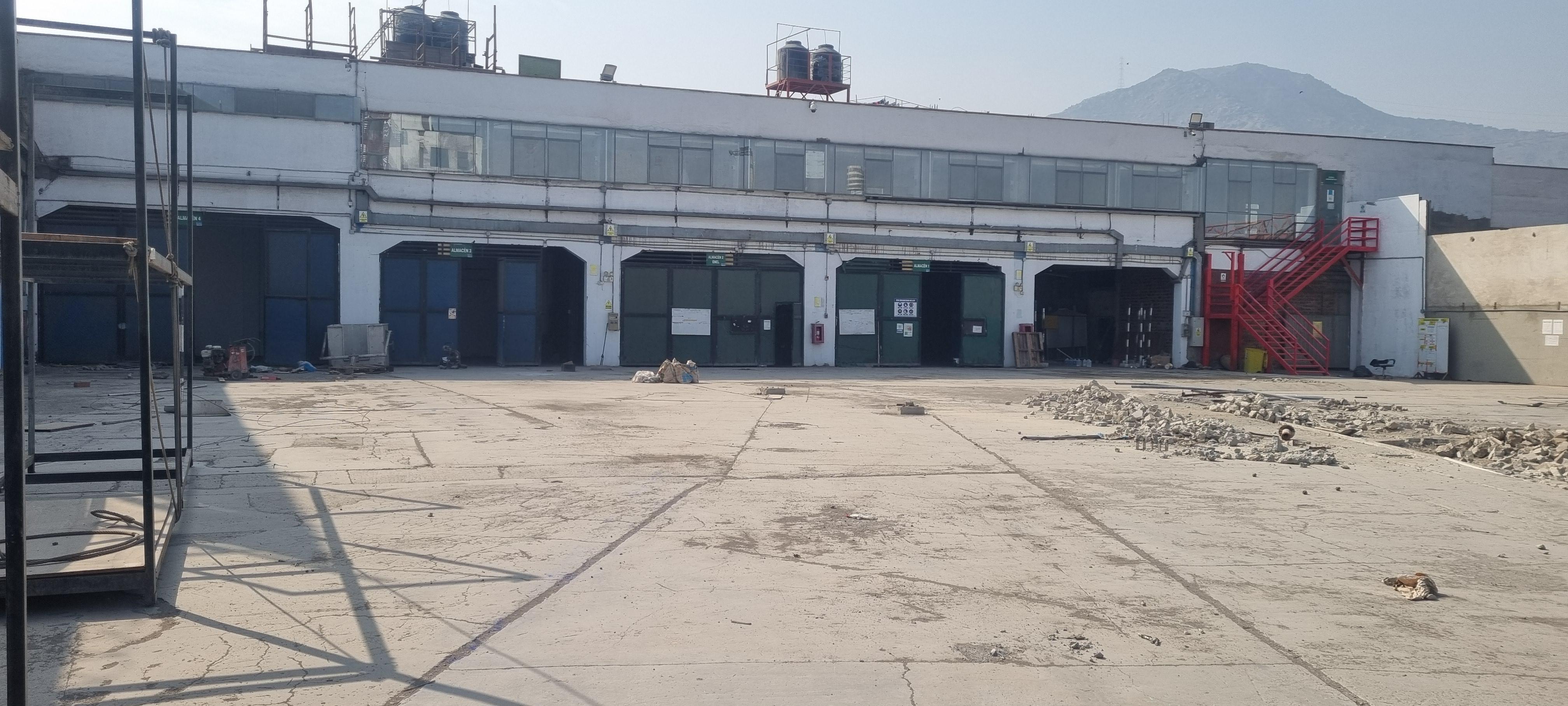 Local Industrial en Alquiler ubicado en Av. El Sol 651 Local Industrial en Alquiler ubicado en Av. El Sol 651